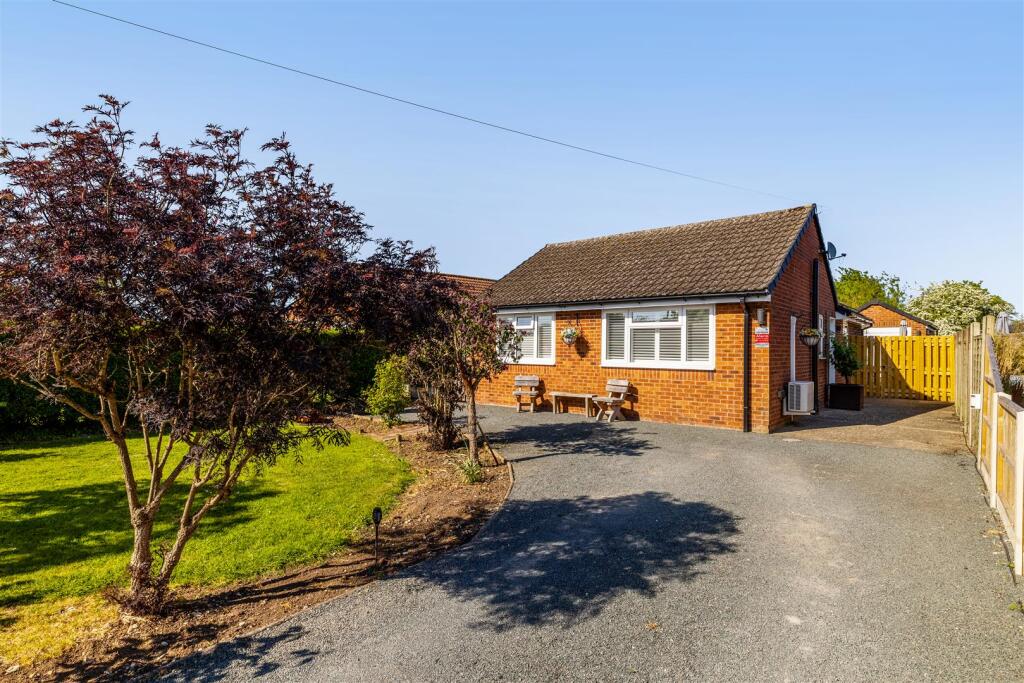 Wisteria (Friskney)-3.jpg