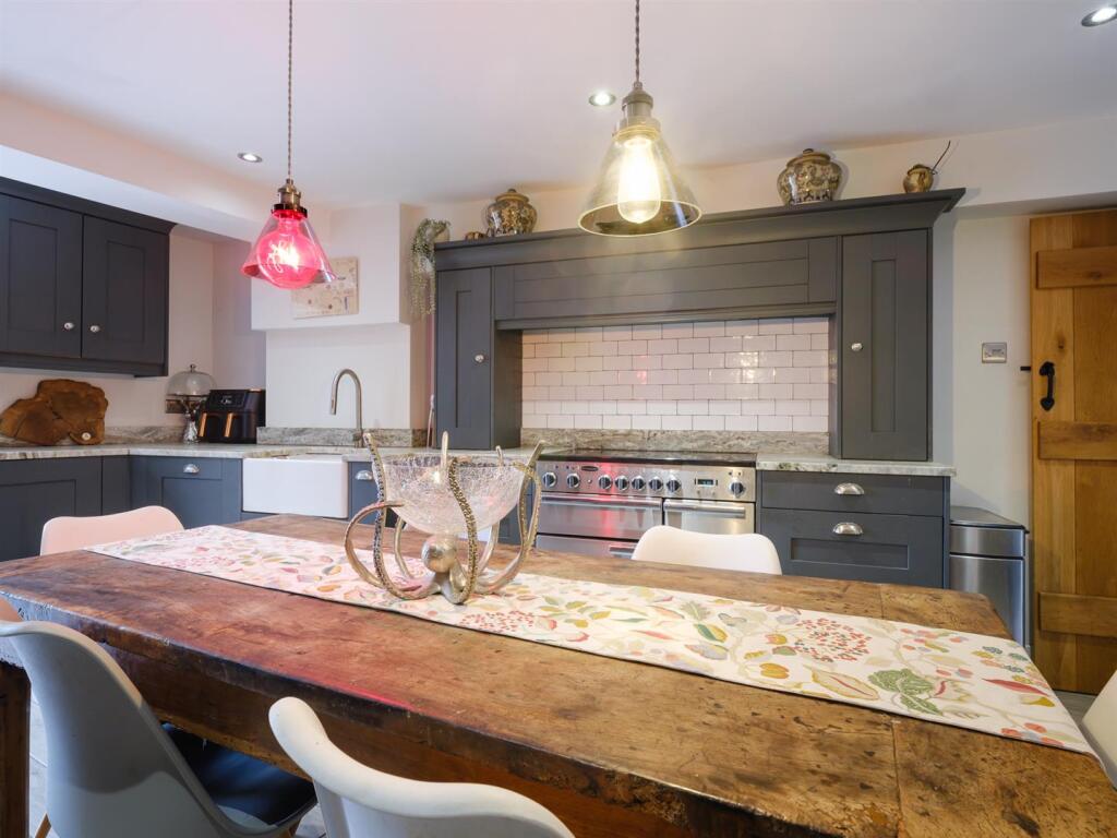 12 London Road-21.jpg