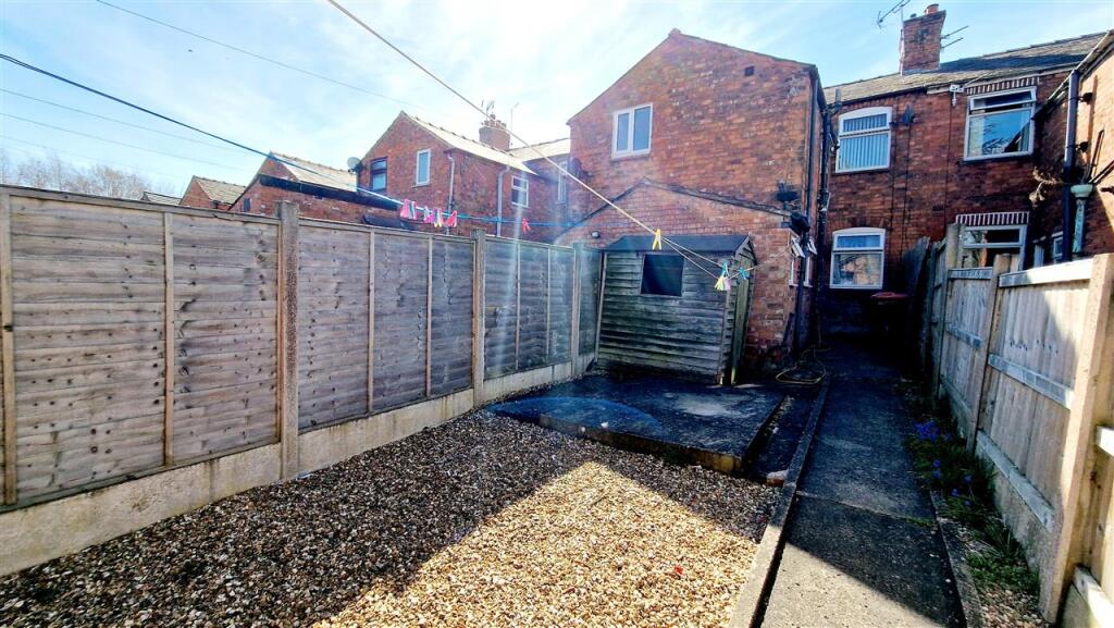 Alt rear garden