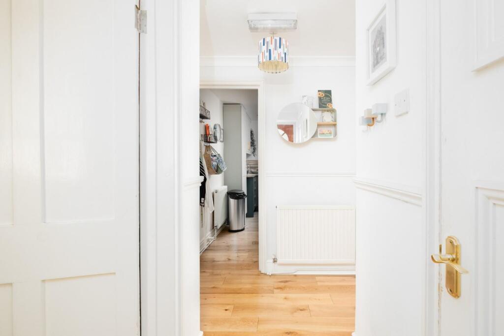 Garden Flat, 7 Cotham Side, BS6-.jpg