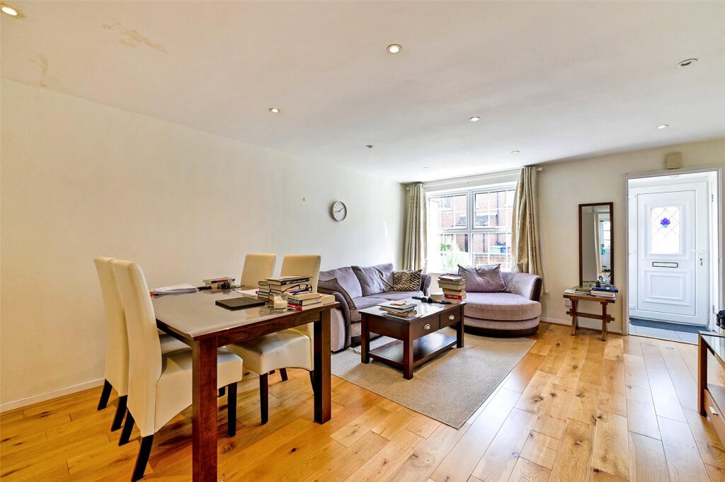 Sitting/Dining Room