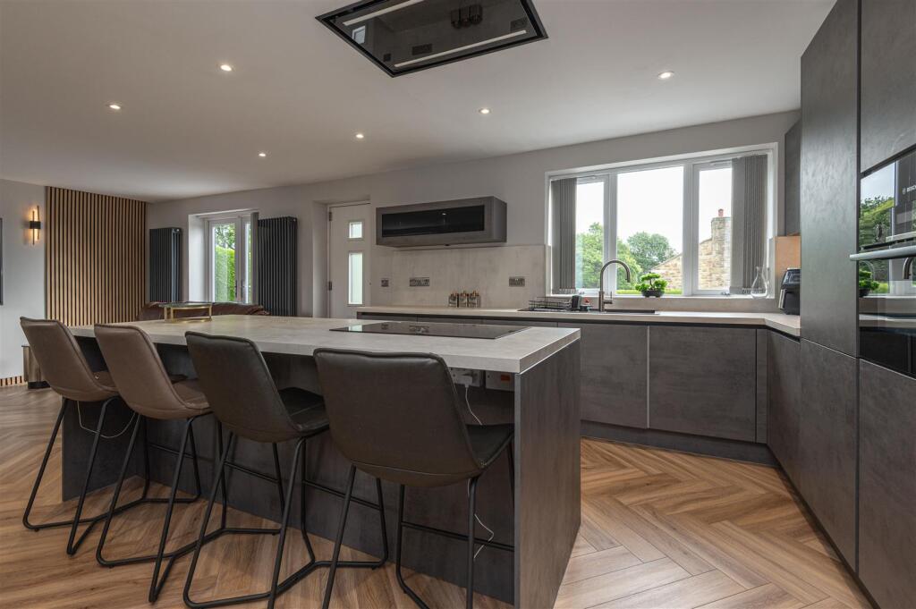 20 - 14 Broomfield Road HD2 2HG.jpg