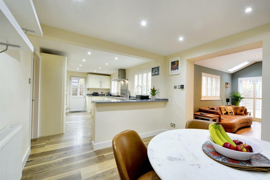 OPEN PLAN DINING KITCHEN