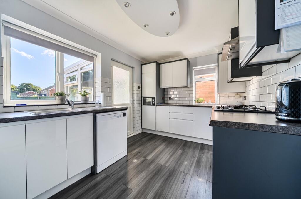 1353456-21-68bff8e8d37e4