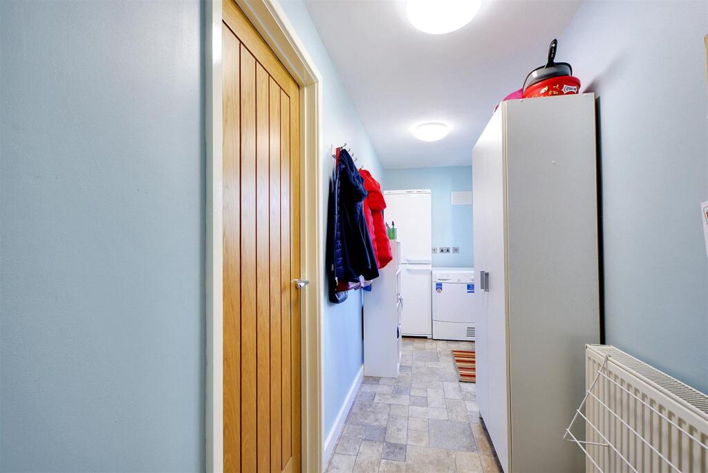 Utility Room_1.jpeg