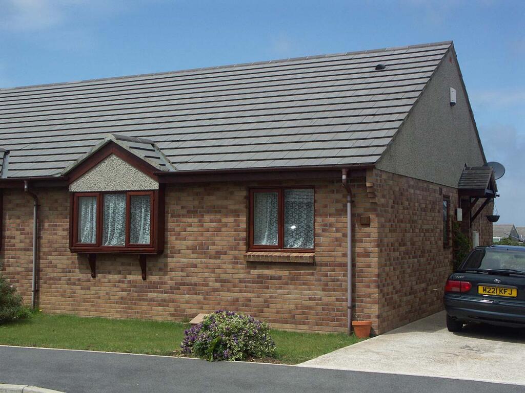 Pool, Redruth. TR15 3QL