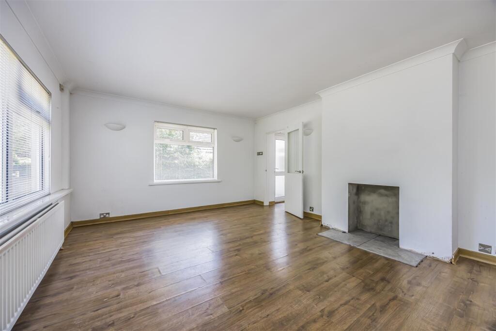 18 Warren Close, Hayling Island-PorticoMarketing-A