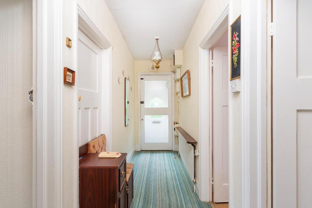 0C5RWH - Hallway A.jpg