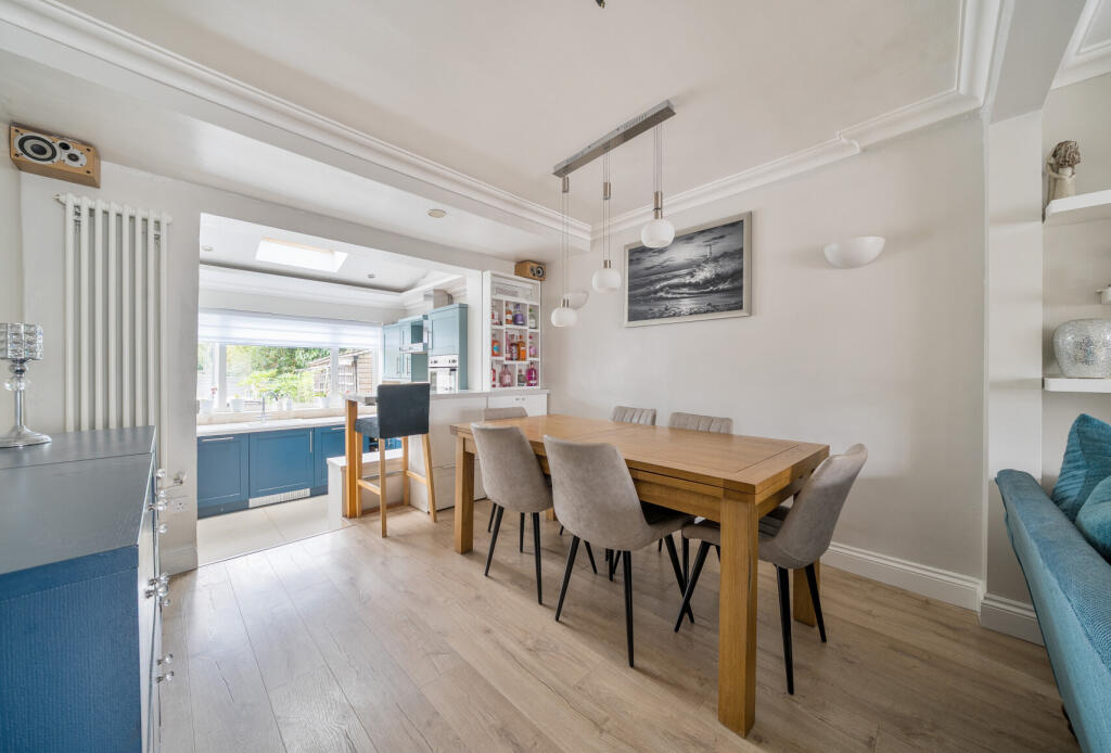 1332062-16-688aa2...