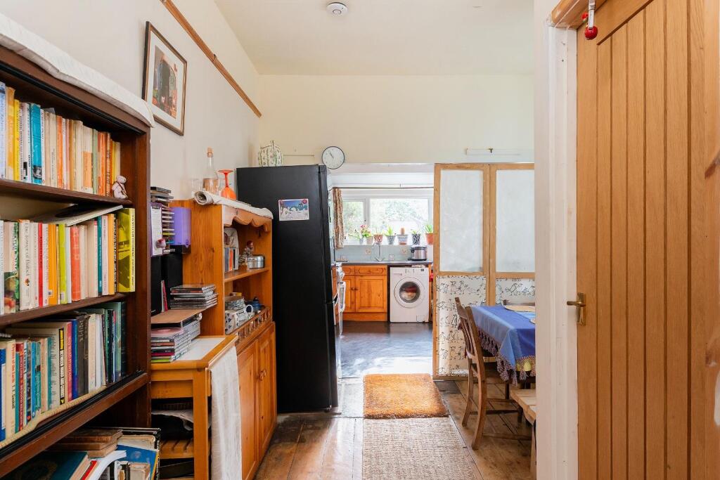 1S1R5SE - Dining Room C.jpg