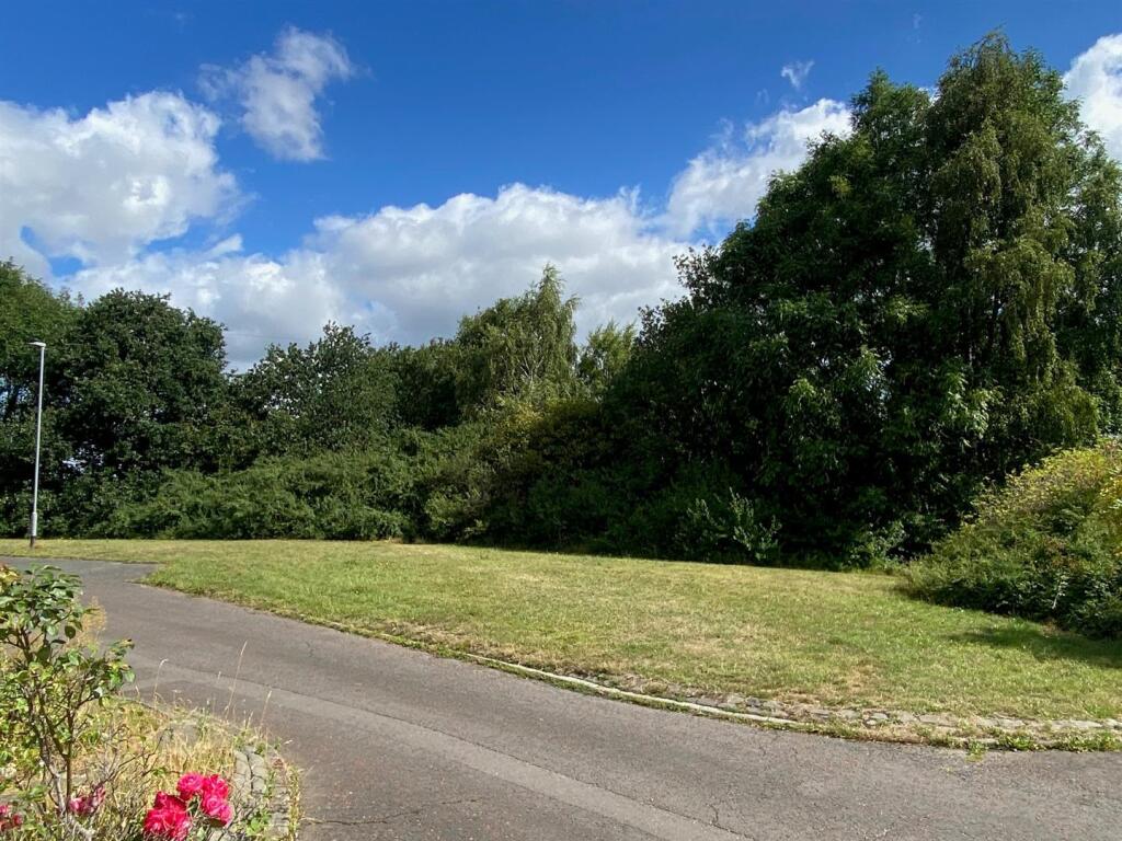 Bramleys Estate Agents - Woodlands Close- Bradley 