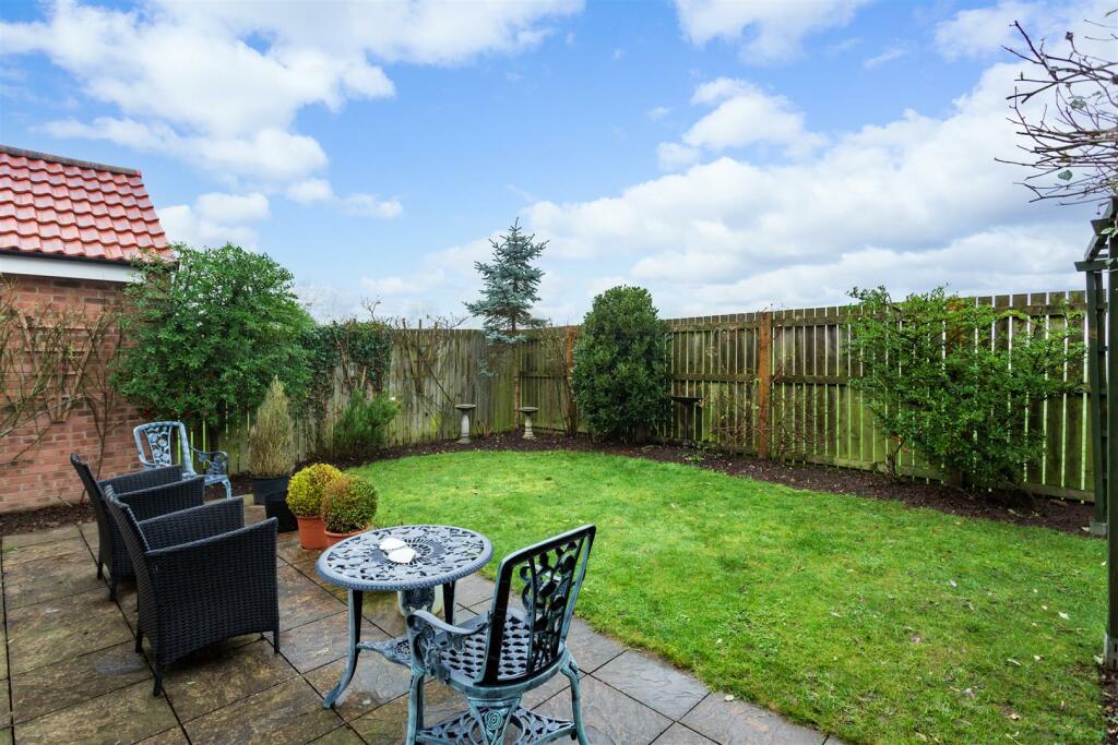 58 Woodlands Park-03_blue.jpg