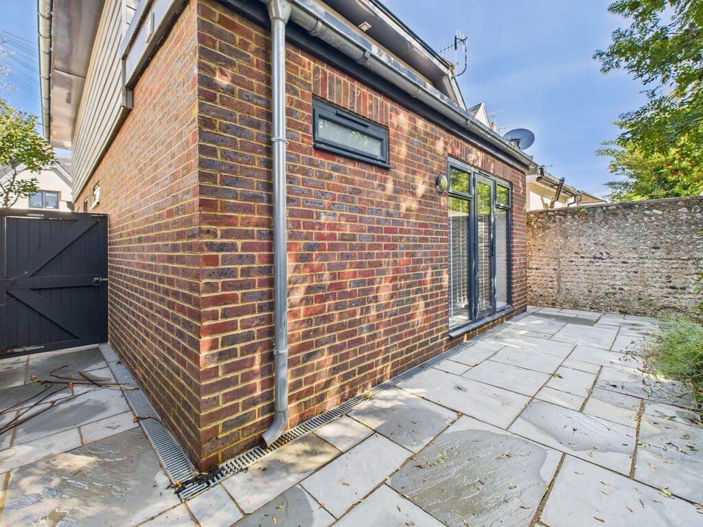 CAM04938G0-PR0279...