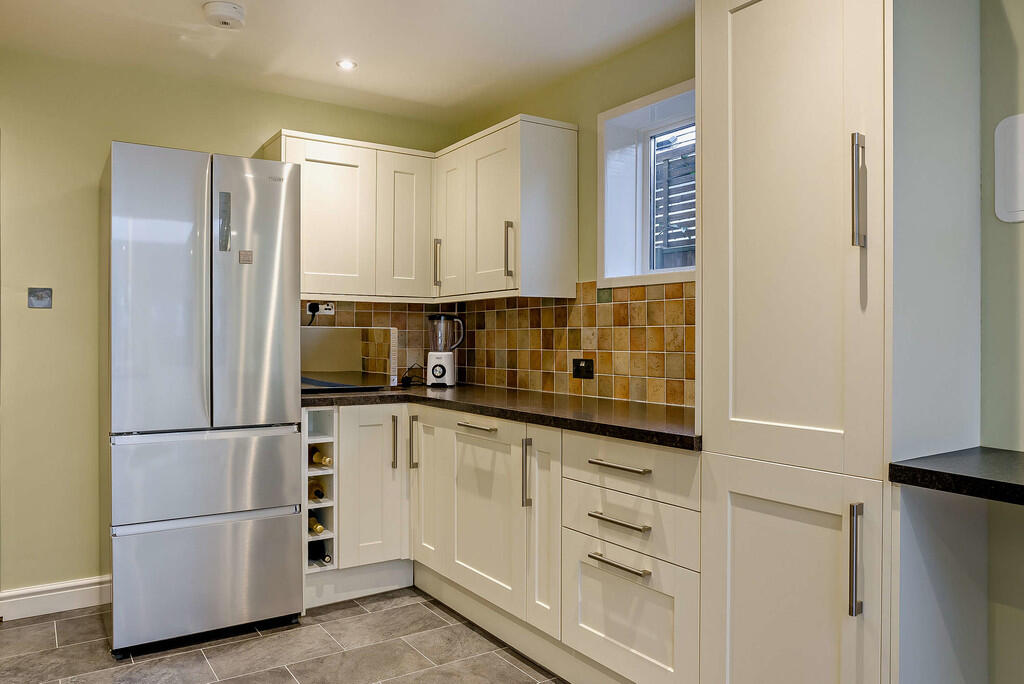 8636499-interior2...