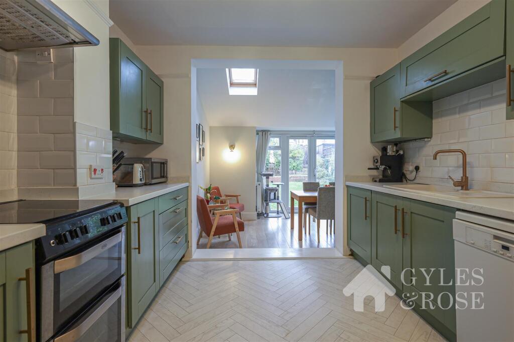 Kitchen/Dining