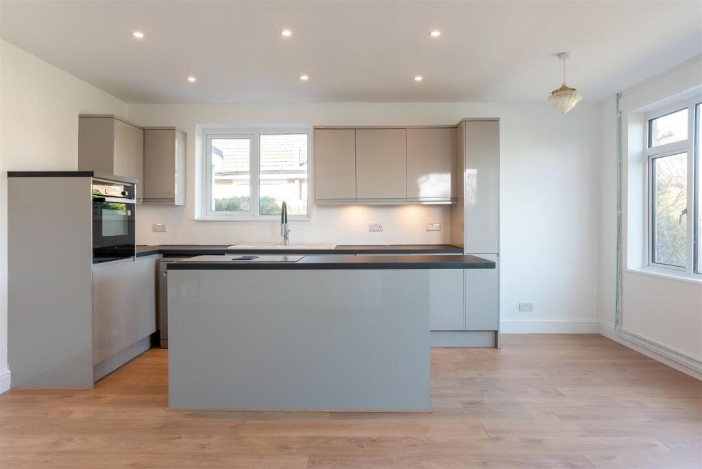 25 Manor Farm Road-5.jpg