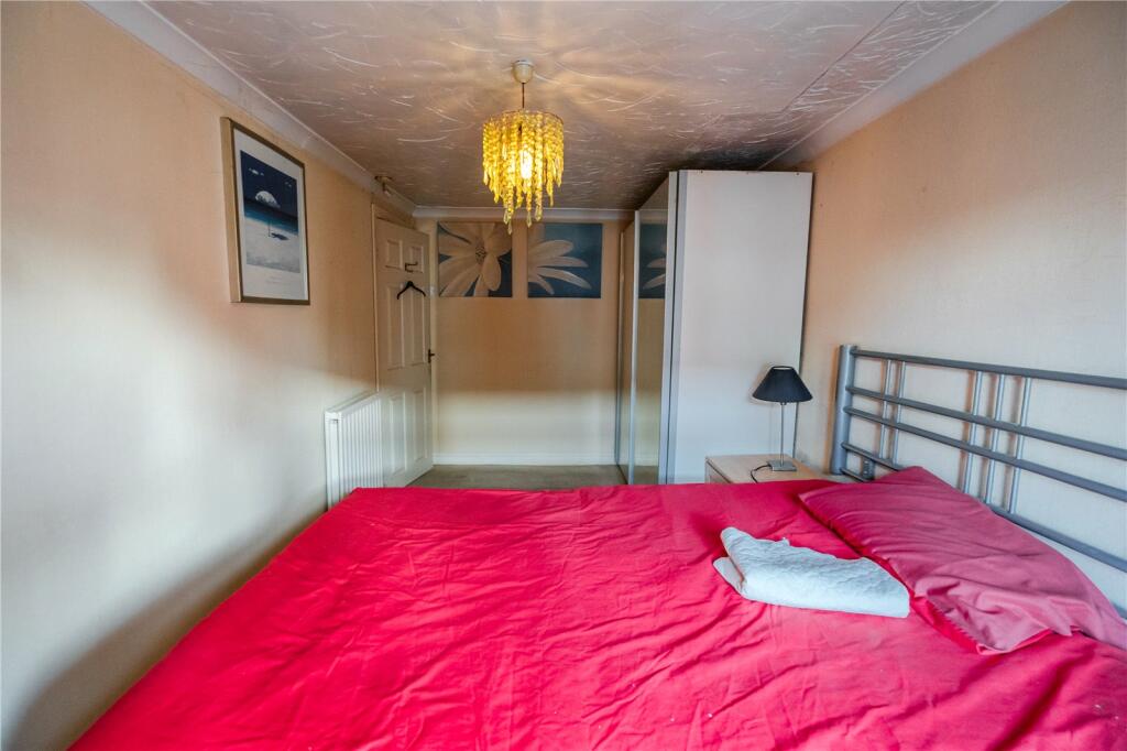 Bedroom 1 (2)