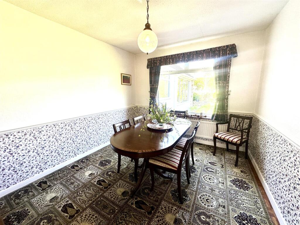 DINING ROOM/BEDROOM 3