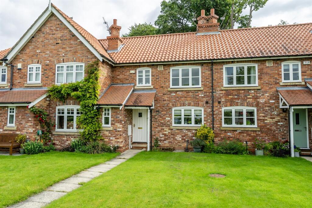 Carr Meadows (17) external front.jpg