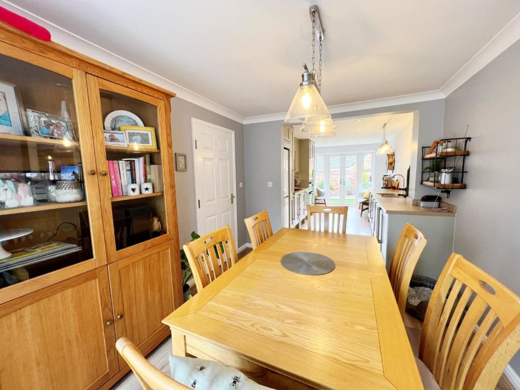 Dining Area 3.jpg