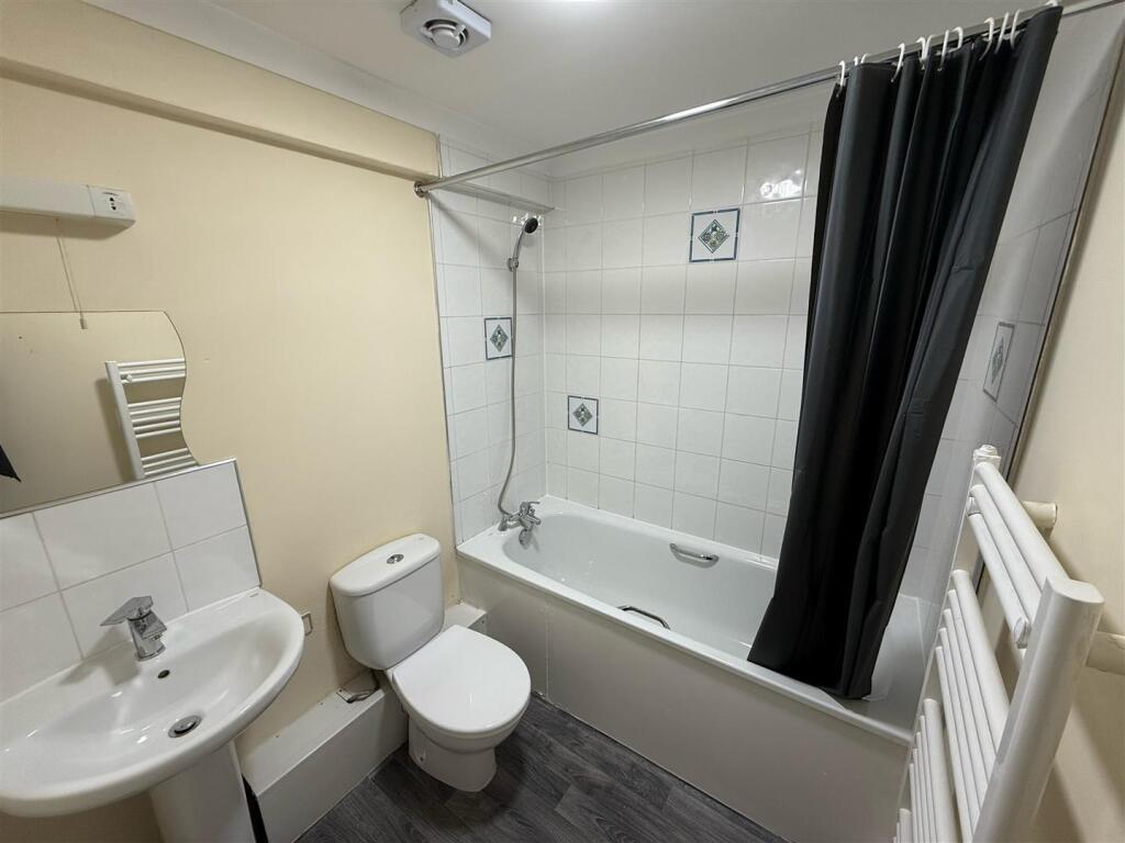 Bedroom 2 - En Suite