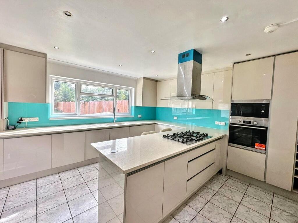 WhatsApp Image 20251007 at 124000_3340fb48.jpg