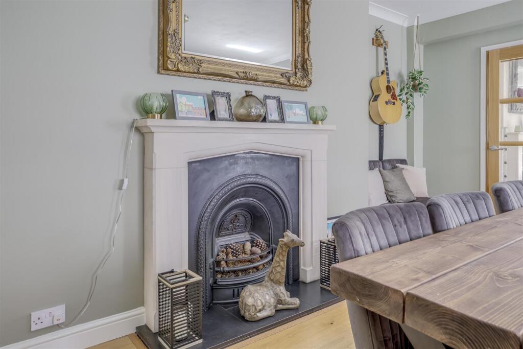 The Paddock, Rambling Way, Potten End, HP4 2SE-3.j