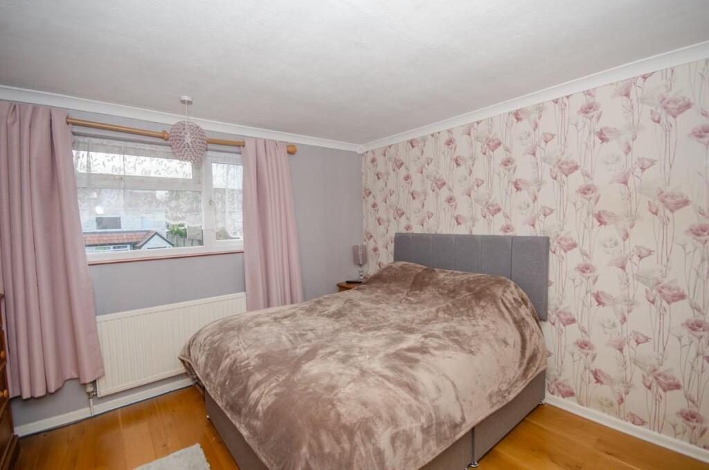 Bedroom 1.jpg