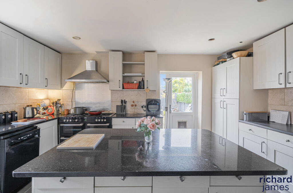 80a18c7fb30549e08606697209dabb84