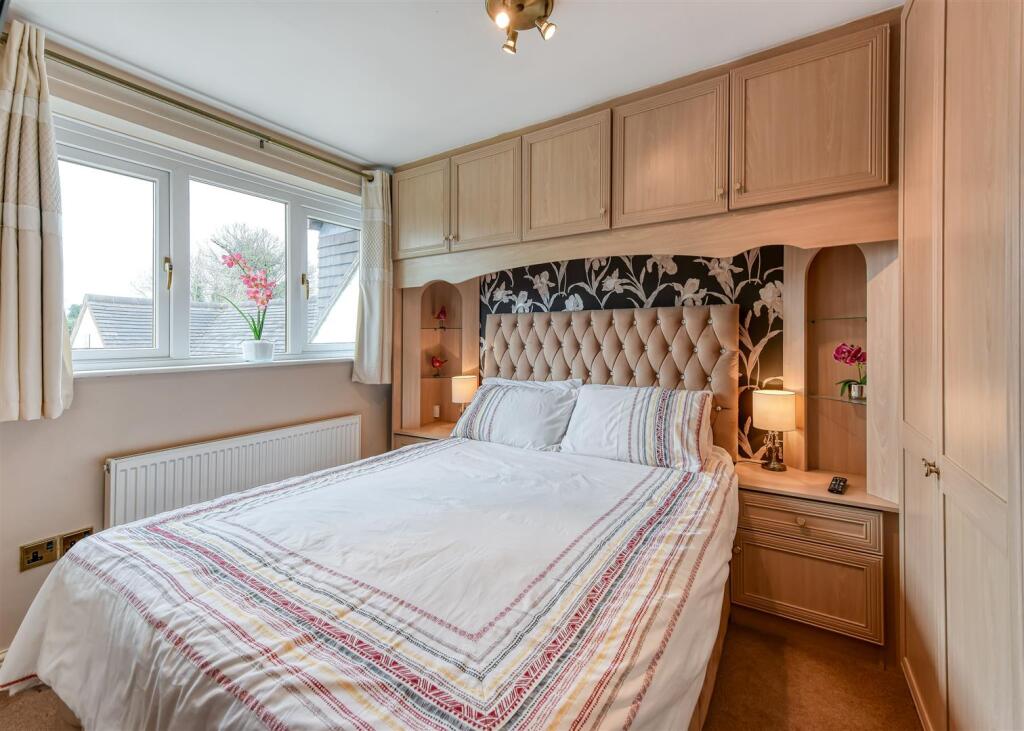 The Old Coach House-bed2.jpg