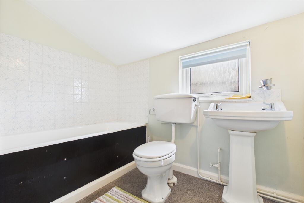 CAM04201G0-PR0079-STILL014