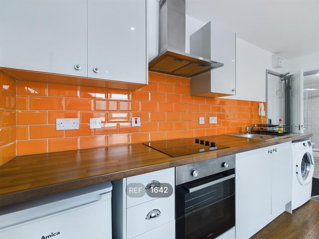 Kitchen &amp; Living area