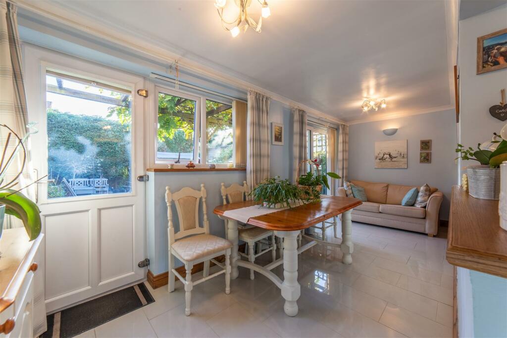 4 Nevern Walk-12.jpg