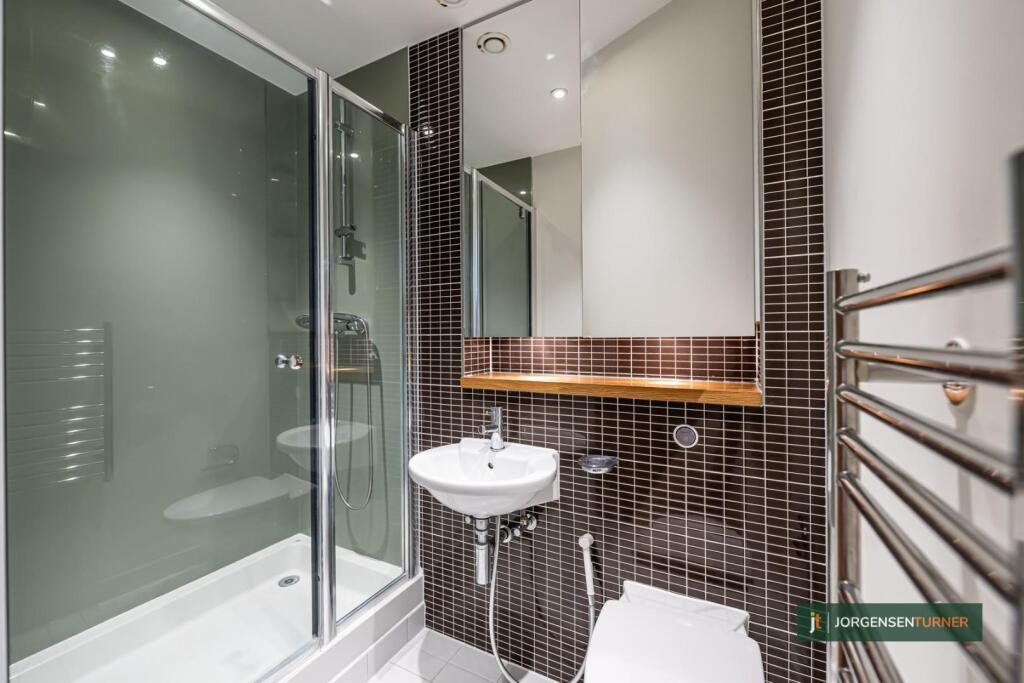 Shower Room .jpg