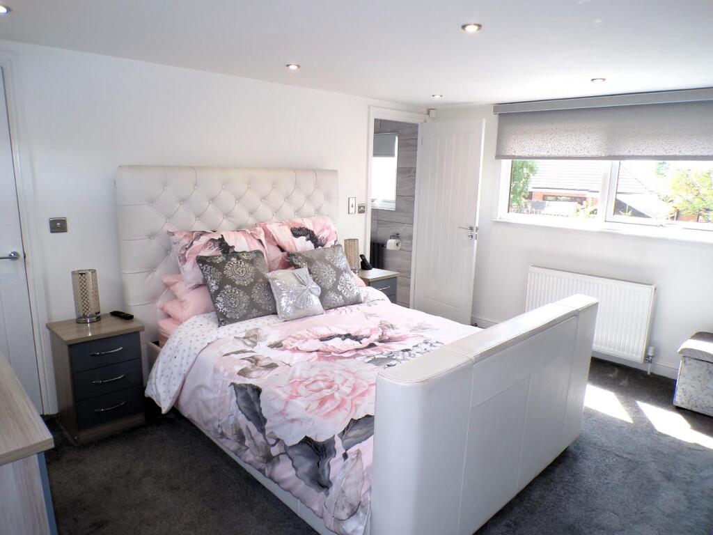 CambridgeRd4bed2.JPG