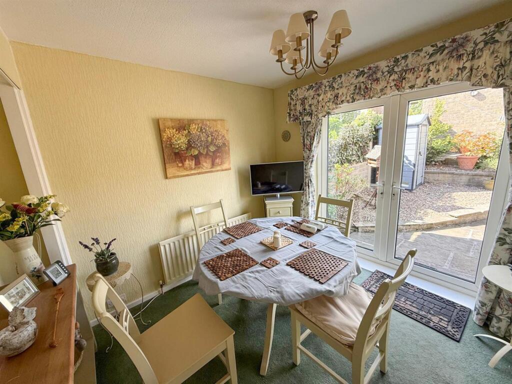 2 bed detached bungalow, Silsden 5