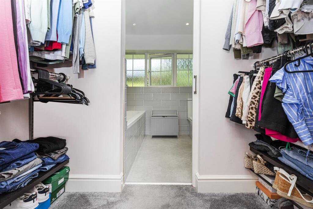 Bramleys Estate Agents - Cheviot Way - Mirfield (4