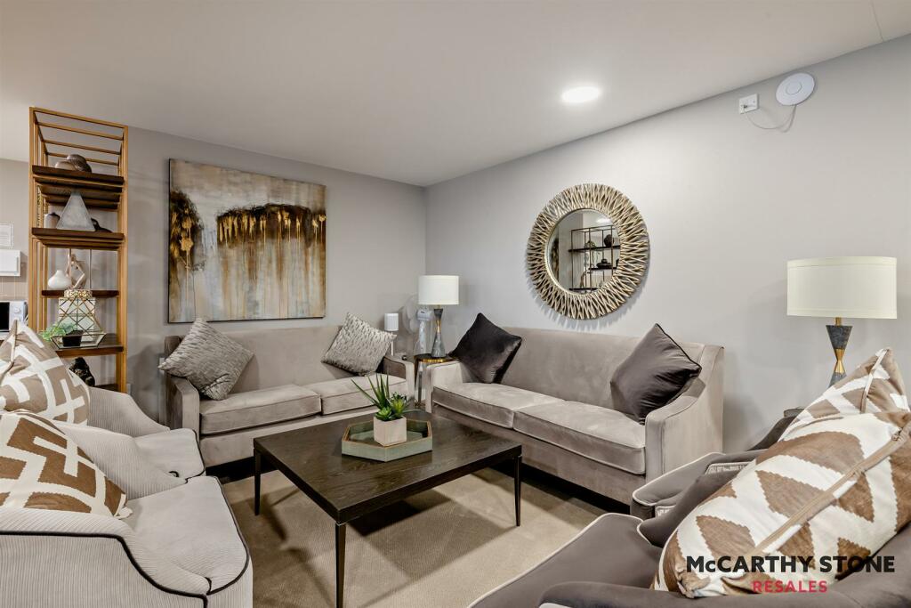 8610275-interior14-800.JPG