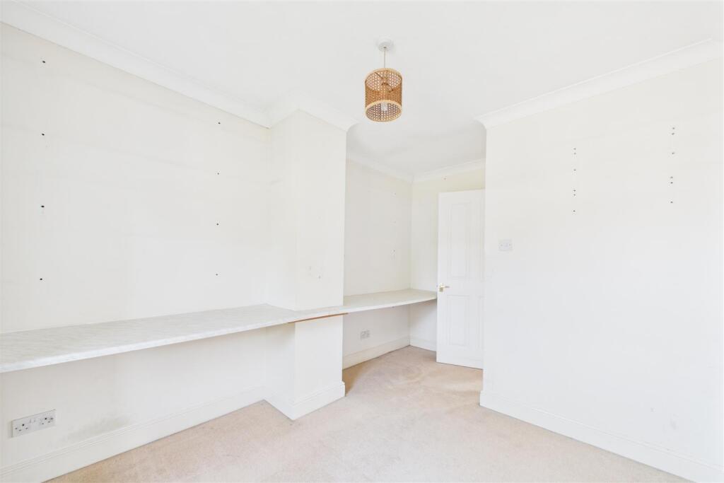 Bedroom 3/Study