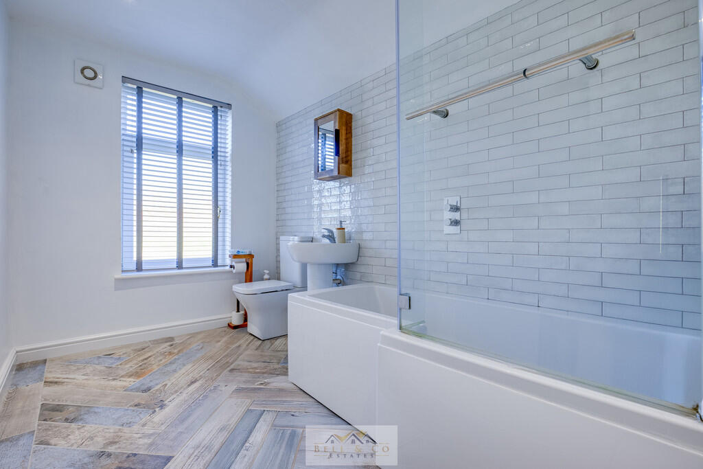 Bathroom 1.1