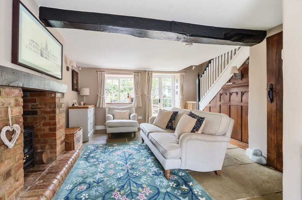 23 Main Road, Crick
