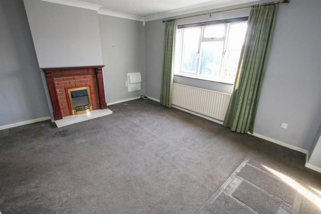 OPEN PLAN LIVING DINING ROOM
