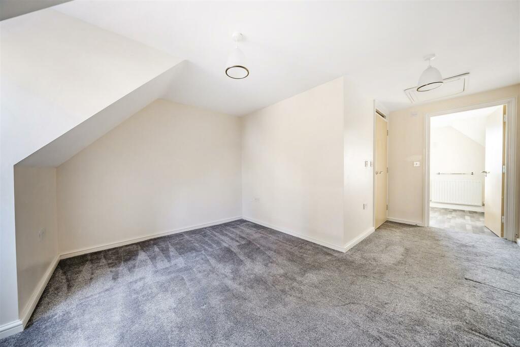 Master Bedroom.jpg