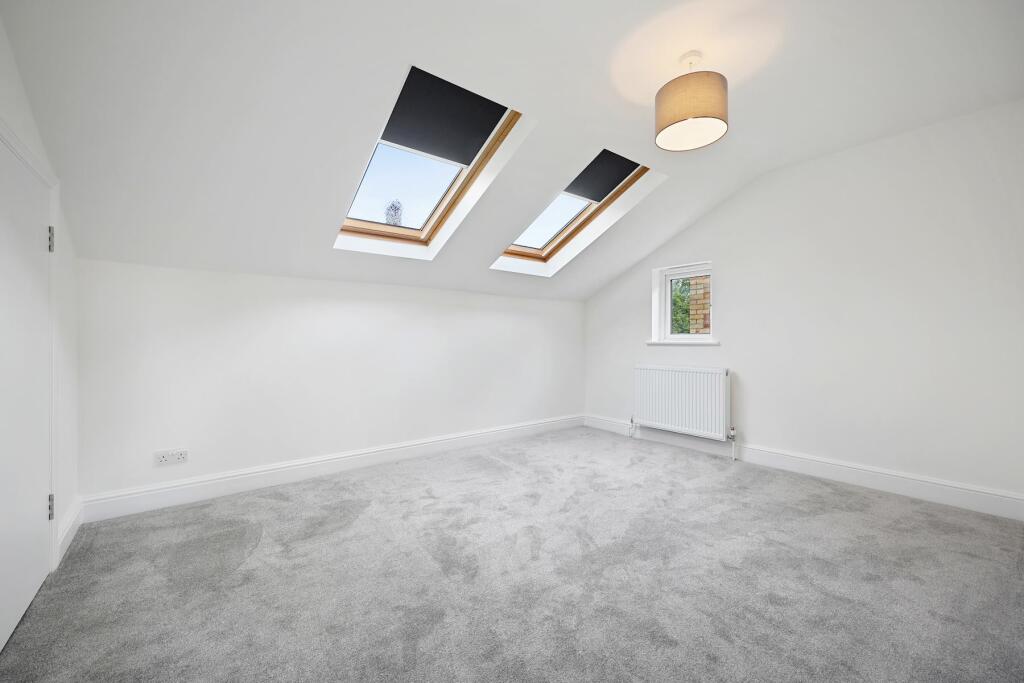 12-7a1e80298 VM-FLAT 7 ,1-3 PLESHEY ROAD N7 0RA...