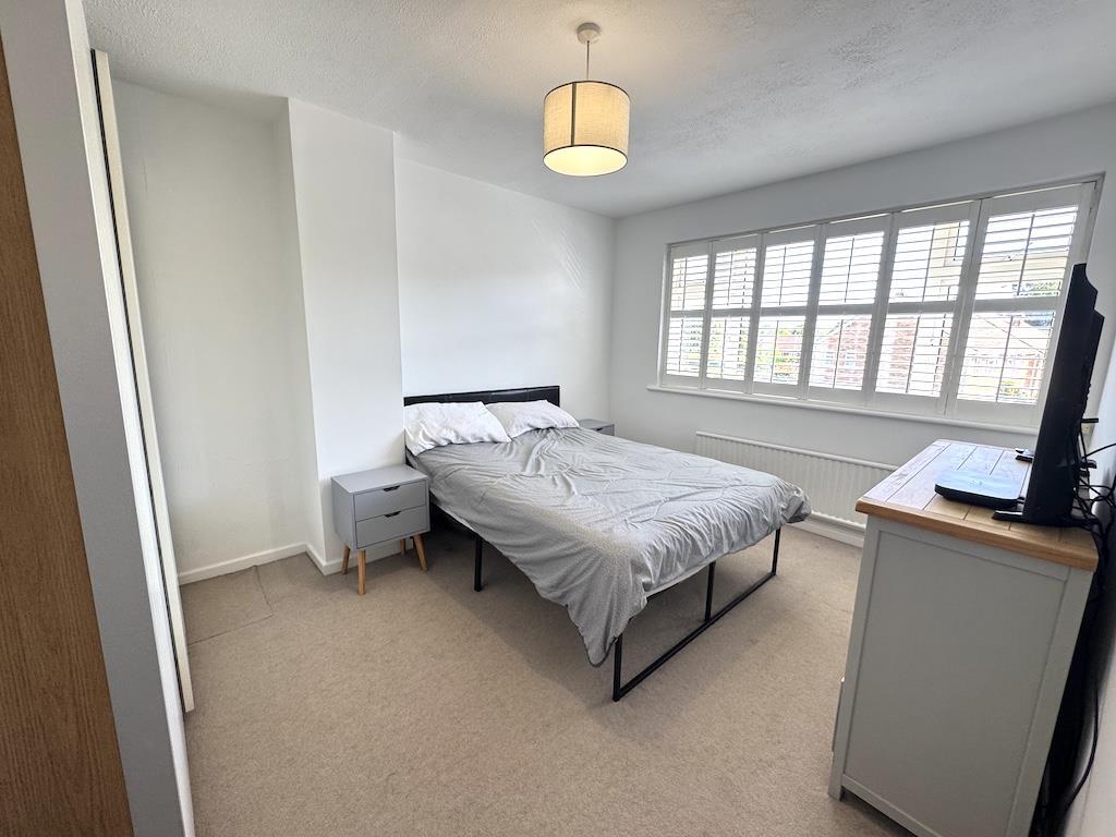 16 - Bedroom 2.jpg