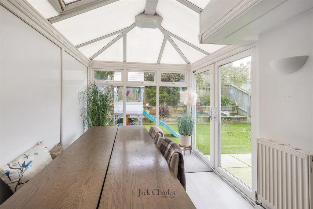 6 Dawes Close, TN9 1QX 009.jpg