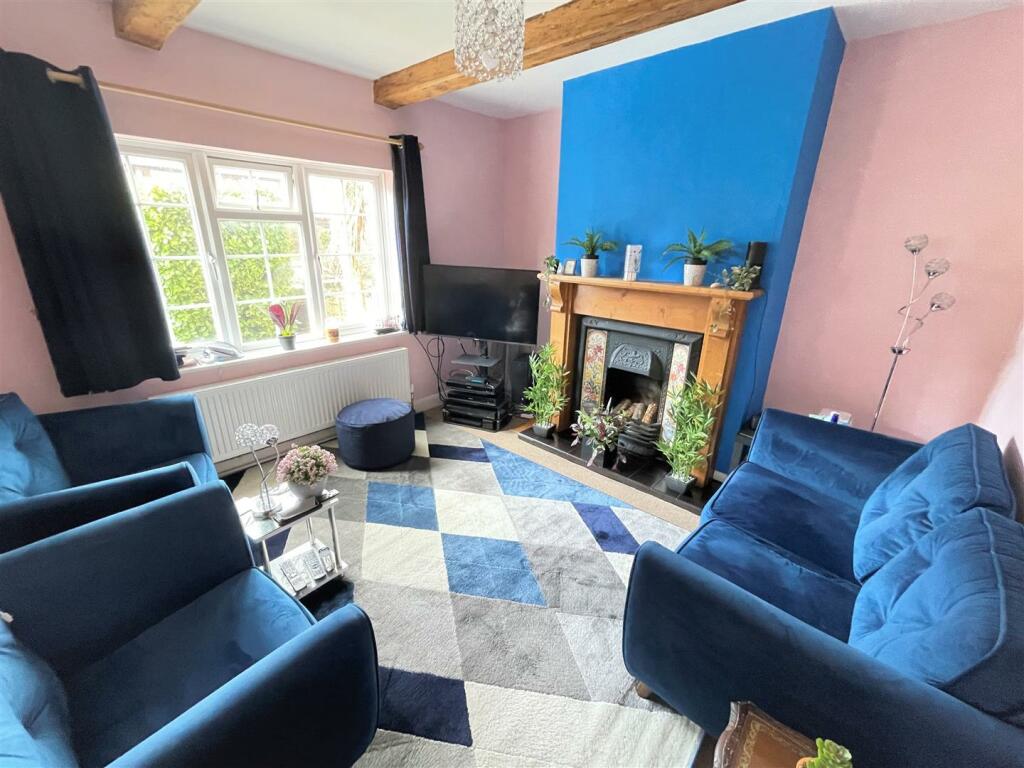 SITTING ROOM