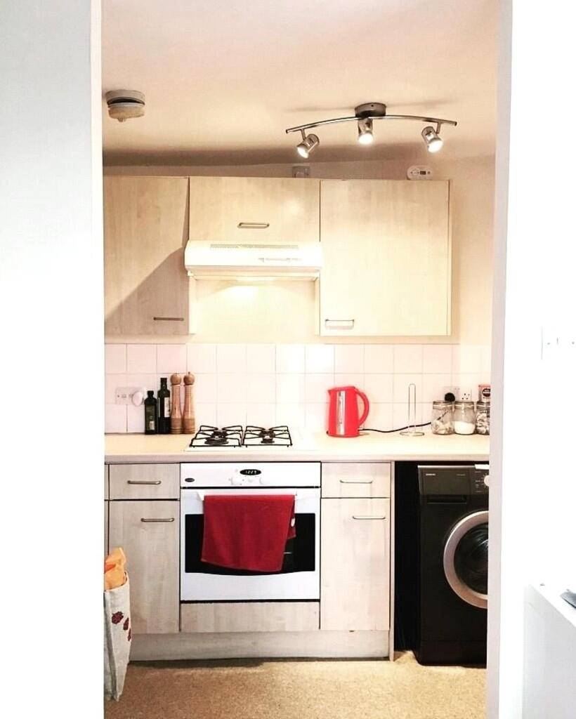 flat 9, 46 chippe...