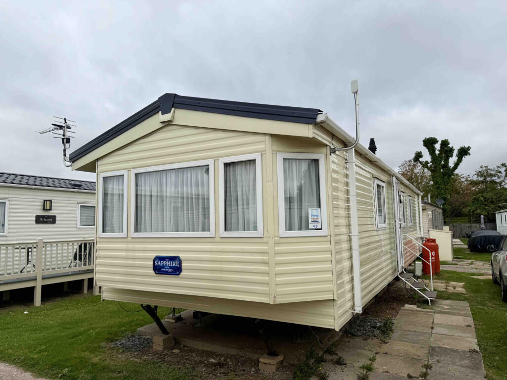 2 Bedroom Park Home For Sale