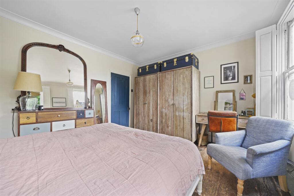 Grosvenor Park Road, E17